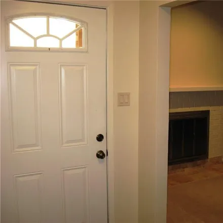 Image 6 - 912 Shadycreek Lane, Bedford, TX 76021, USA - Townhouse for rent