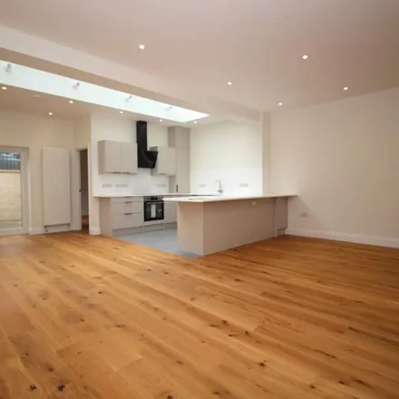 Rent this 2 bed apartment on Charlotte Street Car Park in Upper Bristol Road, Bath