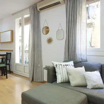 Image 4 - Carrer d'Alcanar, 08001 Barcelona, Spain - Apartment for rent