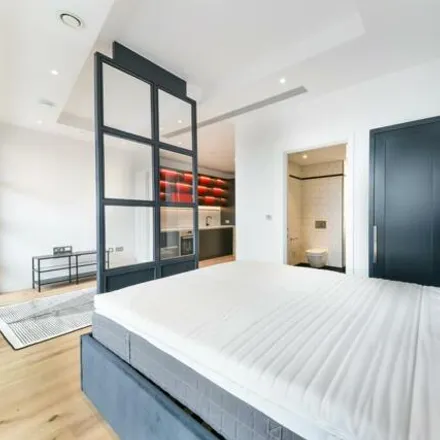 Image 4 - Bridgewater House, 96 Lookout Lane, London, E14 0TG, United Kingdom - Loft for rent