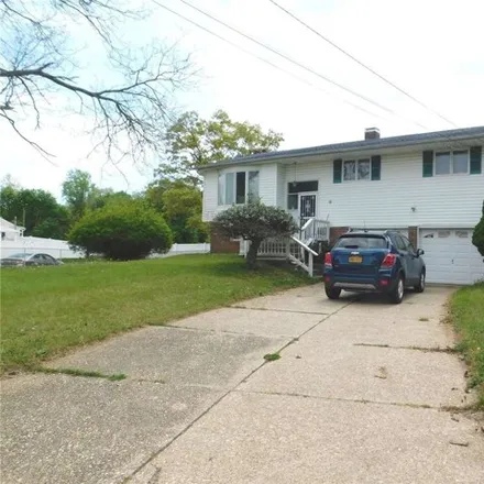 Buy this 3 bed house on 58 Floyd Street in Brentwood, NY 11717