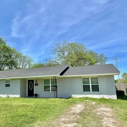 Buy this 4 bed house on 516 Patterson St in Bowie, Texas