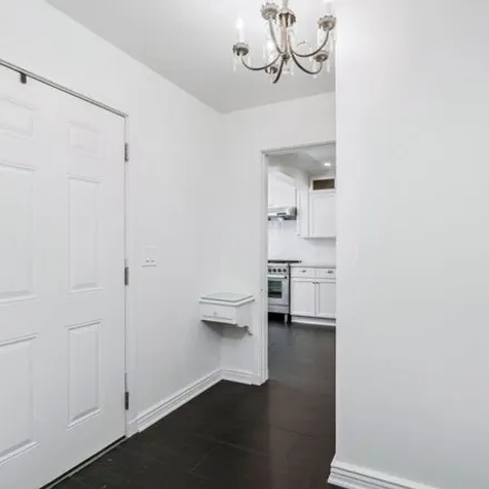 Image 3 - 8372 Willoughby Avenue, West Hollywood, CA 90069, USA - House for rent
