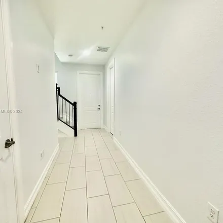Image 1 - 11787 Southwest 13th Court, Pembroke Pines, FL 33025, USA - Apartment for rent