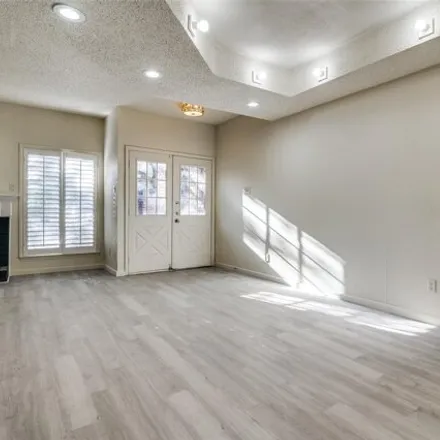 Image 4 - 4000 Frankford Road, Dallas, TX 75287, USA - Condo for sale