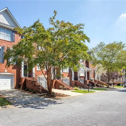 Buy this 3 bed condo on 3143 Stillhouse Creek Drive Southeast in Vinings, GA 30339