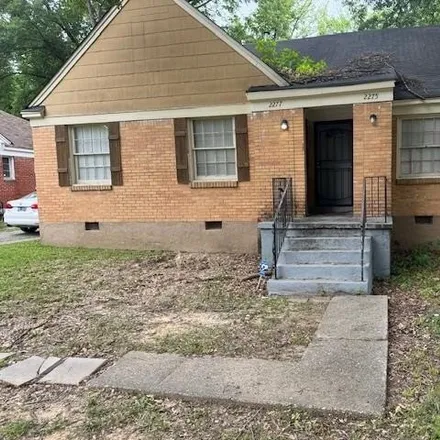 Buy this 4 bed house on 2223 Longstreet Drive in Memphis, TN 38114