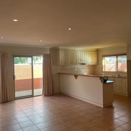 Rent this 3 bed townhouse on Goulburn Valley Health (Shepparton) in Kilpatrick Avenue, Shepparton VIC 3630