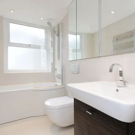 Image 5 - Boydell Court, London, NW8 6NH, United Kingdom - Apartment for rent