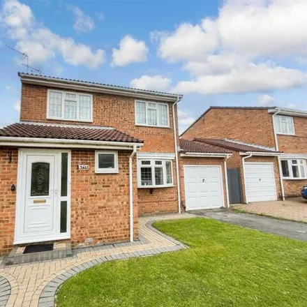 Buy this 3 bed house on Thrale Way in Rainham, ME8 9LX