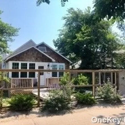 Image 1 - 368 Surf Road, Village of Ocean Beach, Islip, NY 11770, USA - House for rent