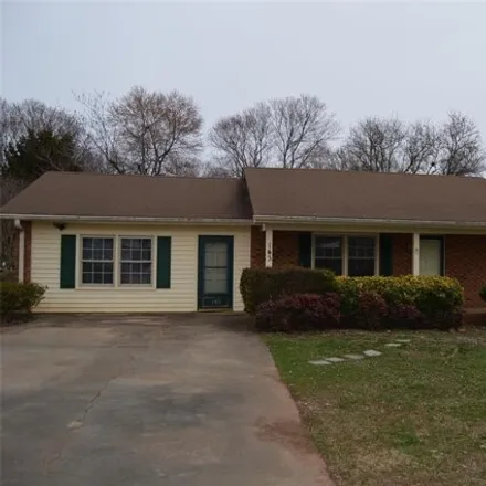 Rent this 3 bed house on 143 West Meadowview Drive in Meadow View, Statesville