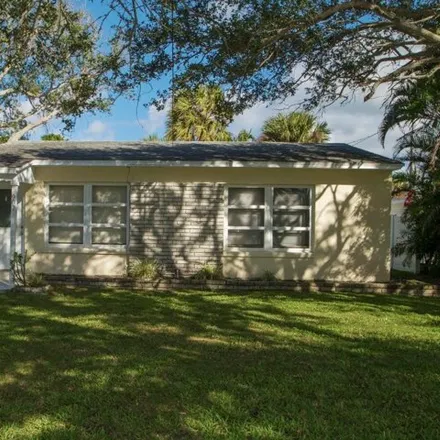 Rent this 2 bed house on 906 Ocean Place in Riomar, Vero Beach