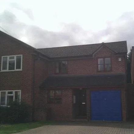 Rent this 3 bed duplex on Redwood Road in Cotteridge, B30 1AD