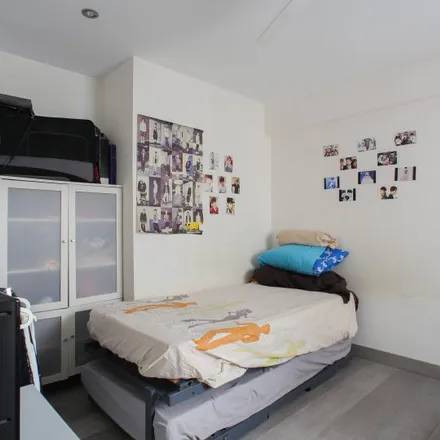 Rent this 3 bed room on Carrer de Joaquín Benlloch in 5, 46006 Valencia