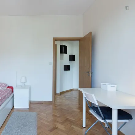 Rent this 4 bed room on Rua da Restauração 93 in 4050-506 Porto, Portugal