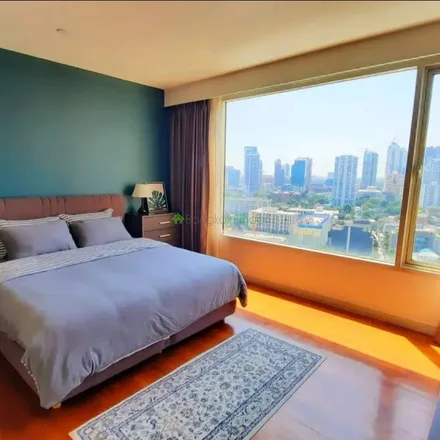 Rent this 3 bed apartment on 61/4-5 in Soi Thong Lo 1, Vadhana District