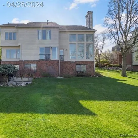 Image 6 - 7460 Farmington Road, West Bloomfield Township, MI 48322, USA - House for sale