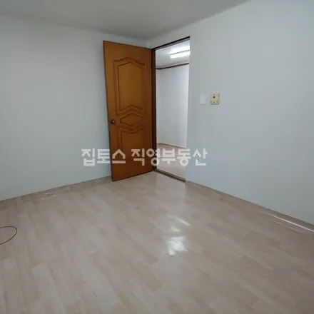 Rent this studio apartment on 서울특별시 관악구 봉천동 691-24