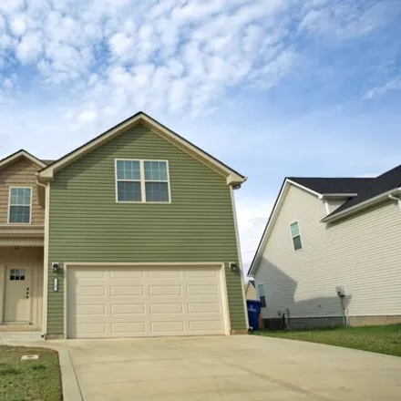 Rent this 3 bed house on 1104 Eagles Nest Lane in Clarksville, TN 37040