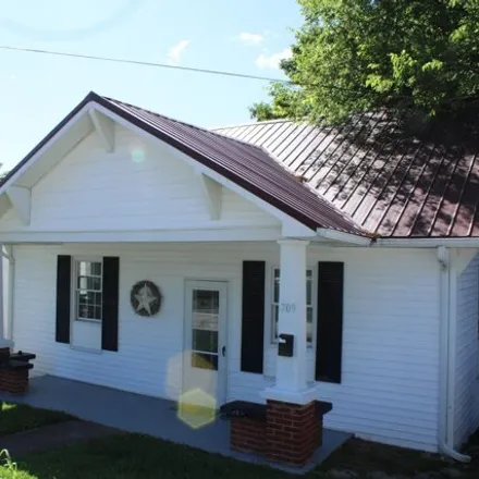 Buy this 2 bed house on 762 Polsgrove Street in Frankfort, KY 40601