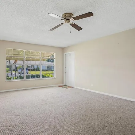 Image 9 - 915 Savannas Point Drive, Fort Pierce, FL 34982, USA - Apartment for sale