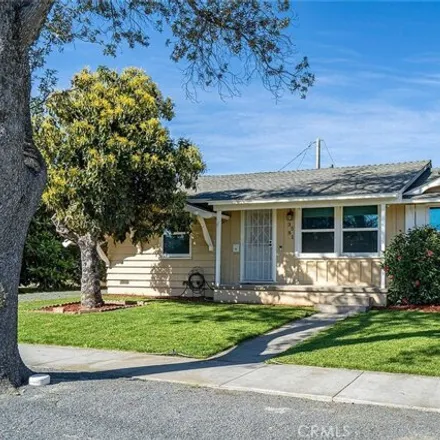 Image 2 - 8246 East Tula Street, Long Beach, CA 90808, USA - House for sale