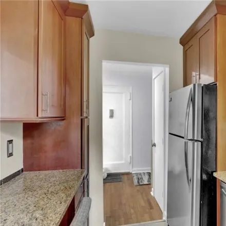 Image 9 - 2 Terrace Cir Apt 2c, Great Neck, New York, 11021 - Apartment for sale