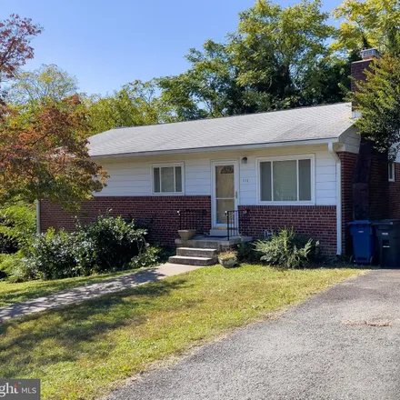 Buy this 3 bed house on 154 Cambridge Road in Chinquapin Village, Alexandria