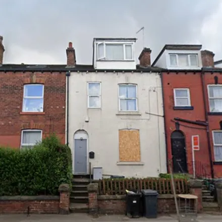 Rent this studio apartment on 5 Whingate Road in Leeds, LS12 3HZ