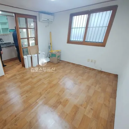 Rent this studio apartment on 서울특별시 서초구 양재동 336-15