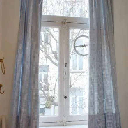 Rent this 1 bed apartment on Rue de la Vallée - Dalstraat 11 in 1050 Ixelles - Elsene, Belgium
