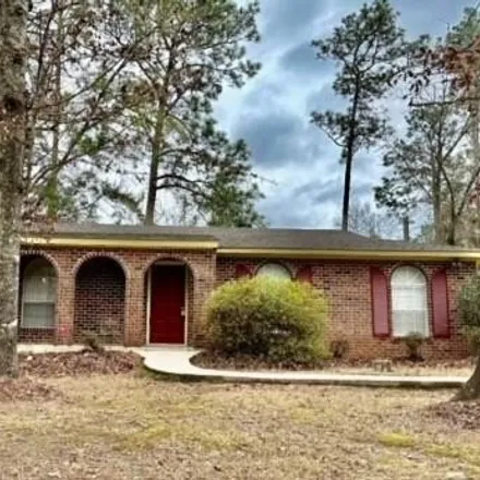 Rent this 3 bed house on 6907 North Greenway Drive in Mobile, AL 36608