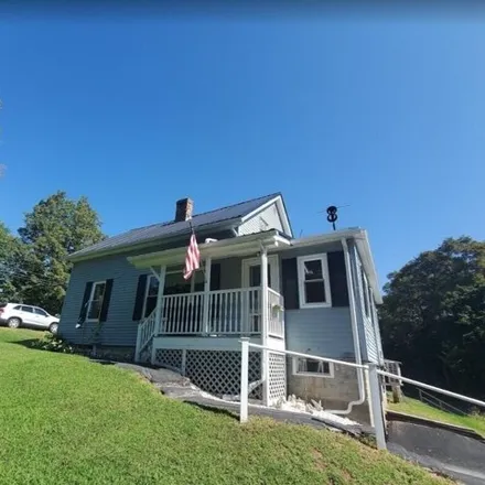 Buy this 3 bed house on 1053 Main Street in Veazie, ME 04401