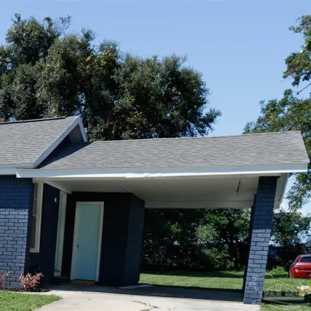 Buy this 3 bed house on 124 West Scott Street in Pensacola, FL 32501
