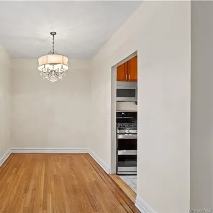 Image 7 - 846 Palmer Road, Lawrence Park, City of Yonkers, NY 10708, USA - Apartment for sale