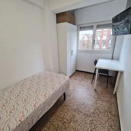 Rent this 4 bed apartment on Pajaros in Calle de Demetrio Galán Bergua, 50017 Zaragoza