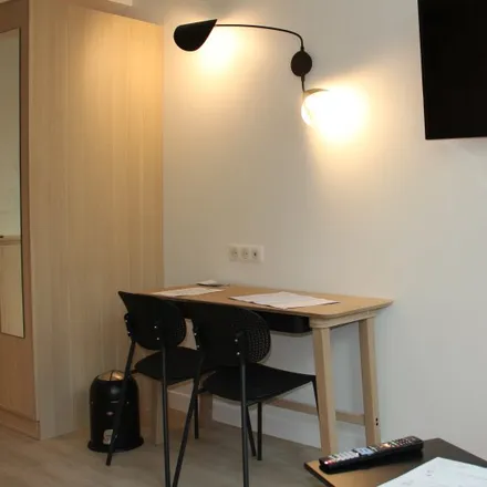 Rent this studio apartment on 84 Boulevard Gallieni in 92130 Issy-les-Moulineaux, France