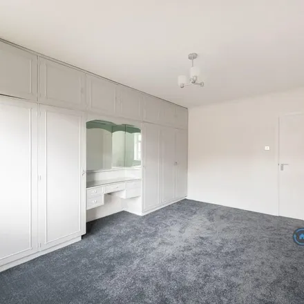 Image 5 - Finchley Way, London, N3 1AG, United Kingdom - Apartment for rent