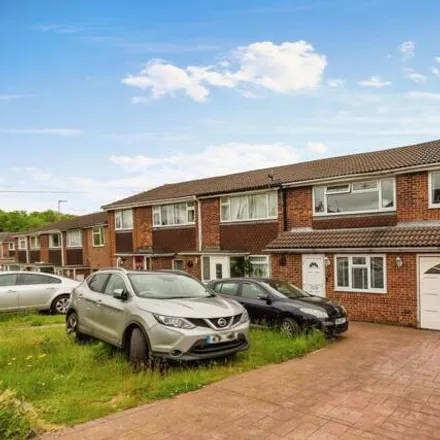 Buy this 3 bed duplex on Lanchester Drive in Banbury, OX16 1DU