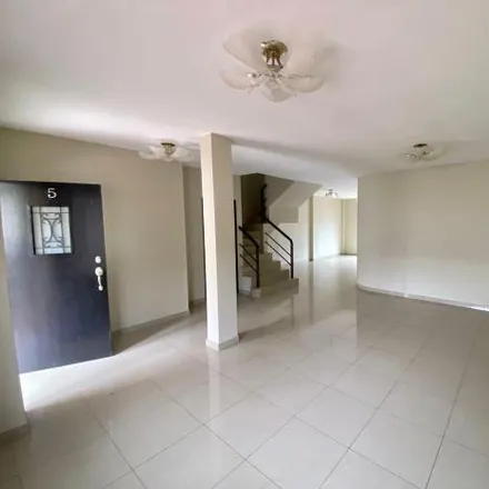 Rent this 4 bed house on unnamed road in 090902, Guayaquil