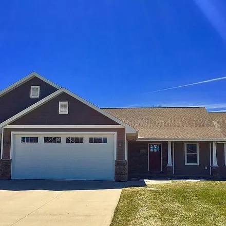 Buy this 3 bed house on Rocky Mountain Drive in Greenville, Outagamie County