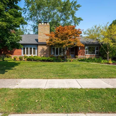 Buy this 4 bed house on 782 South Renaud Road in Grosse Pointe Woods, MI 48236