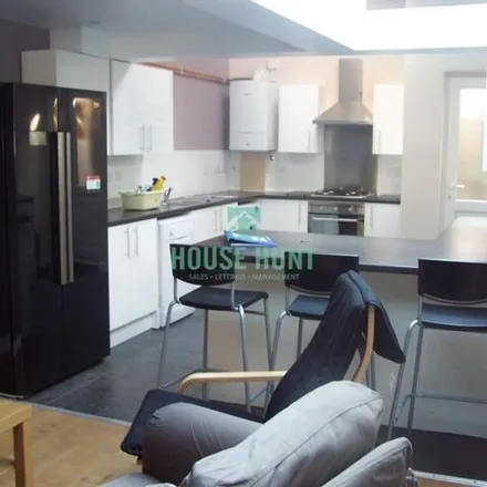 Rent this 5 bed townhouse on 17 Lime Avenue in Selly Oak, B29 7AJ