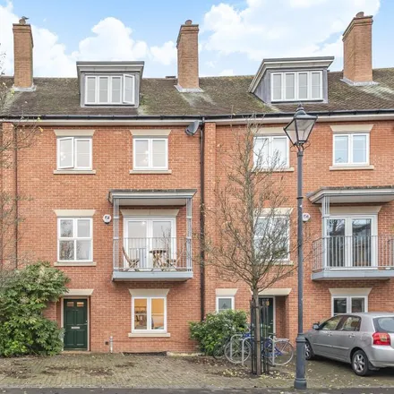 Rent this 5 bed townhouse on William Lucy Way in Oxford, OX2 6EQ