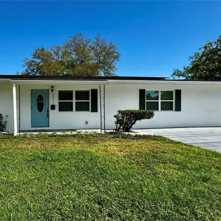 Image 1 - 1st Street Northeast & 43rd Avenue Northeast, North Bay Trail, Saint Petersburg, FL 33704, USA - House for sale