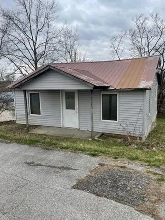 Buy this 2 bed house on 137 West Front Street in Glasgow, KY 42141