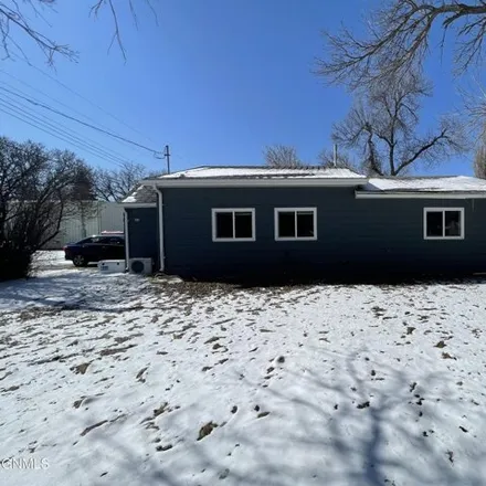 Image 9 - 2 Lincoln Avenue, Center, ND 58530, USA - House for sale