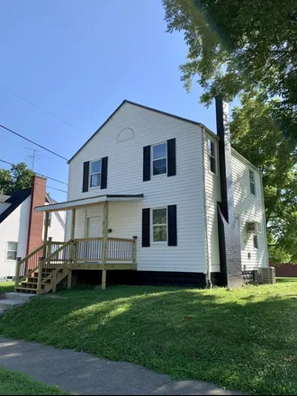 Buy this 3 bed house on 820 West 10th Street in Huntington, WV 25704