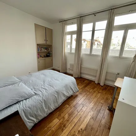 Rent this 3 bed apartment on 7 Rue Froissart in 75003 Paris, France